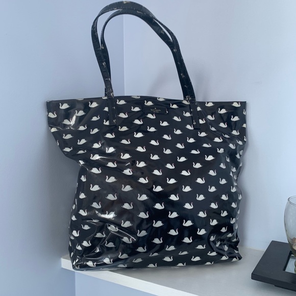 kate spade Handbags - Kate Spade Shopper Tote